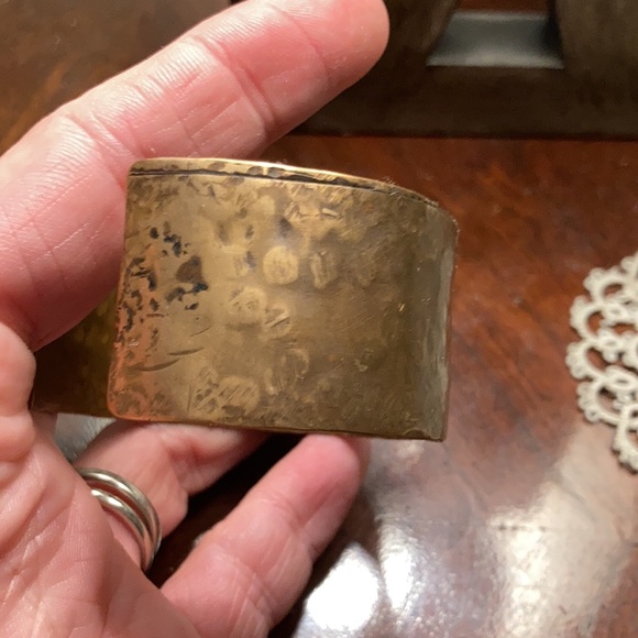 Hand crafted copper hammered cuff bracelet - Picture 6 of 7